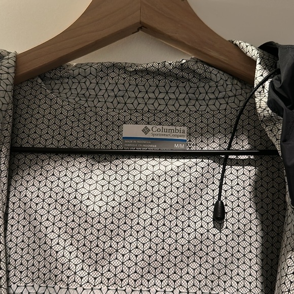 Columbia black rain jacket/windbreaker - Picture 4 of 9